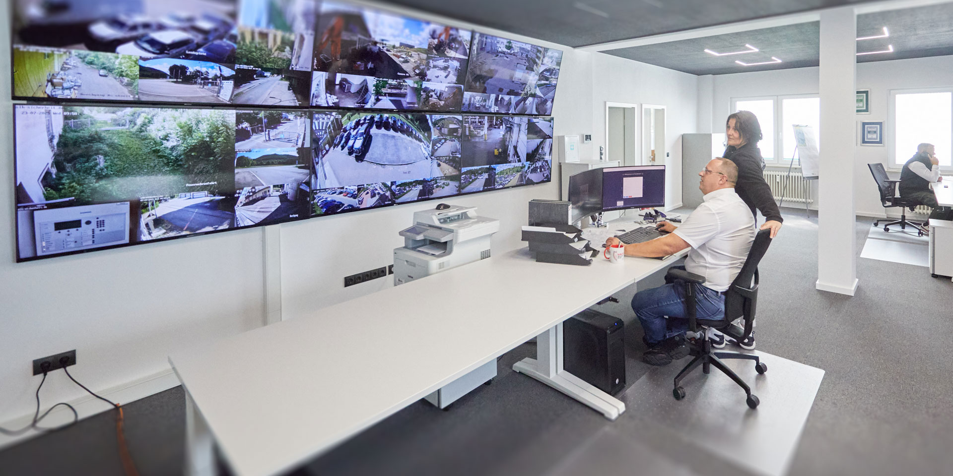 slider-MKS-Security_6-BERTRAM-SCHAUB-PHOTOGRAPHY